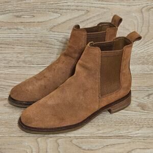 CLARKS Chelsea Boot Arlo Dark Tan Suede Booties Womens Size 7.5 M Leather